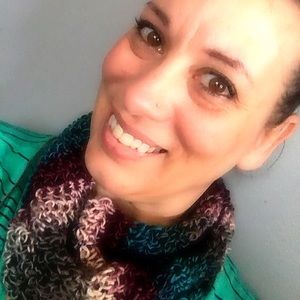 Beautiful jewel tone cowl